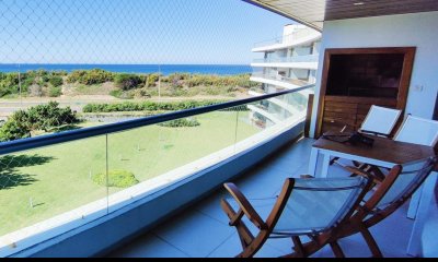 Apartamento en venta de 3 dormitorios en Playa Brava