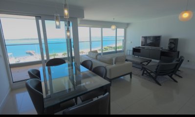 Apartamento en venta Playa Mansa 2 dormitorios