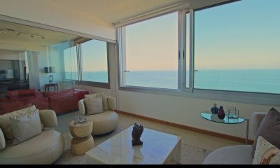 Apartamento de 3 dormitorios en torre de categoría - Primera línea de la Brava