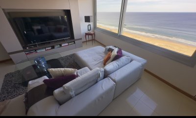 Apartamento de 3 dormitorios en torre de categoría - Primera línea de la Brava