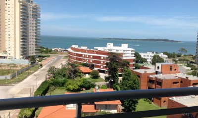 Apartamento  de 3 dormitorios + dependencia en Punta del este EN VENTA