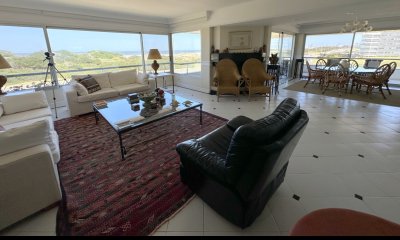 Apartamento de cuatro dormitorios en alquiler de temporada - Brava