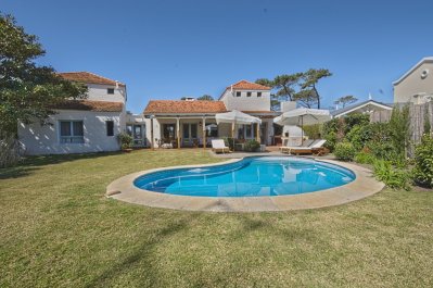 Casa en Montoya con piscina a metros del mar 