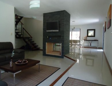 casa de 4 dormitorios en venta - solanas  - spt662c