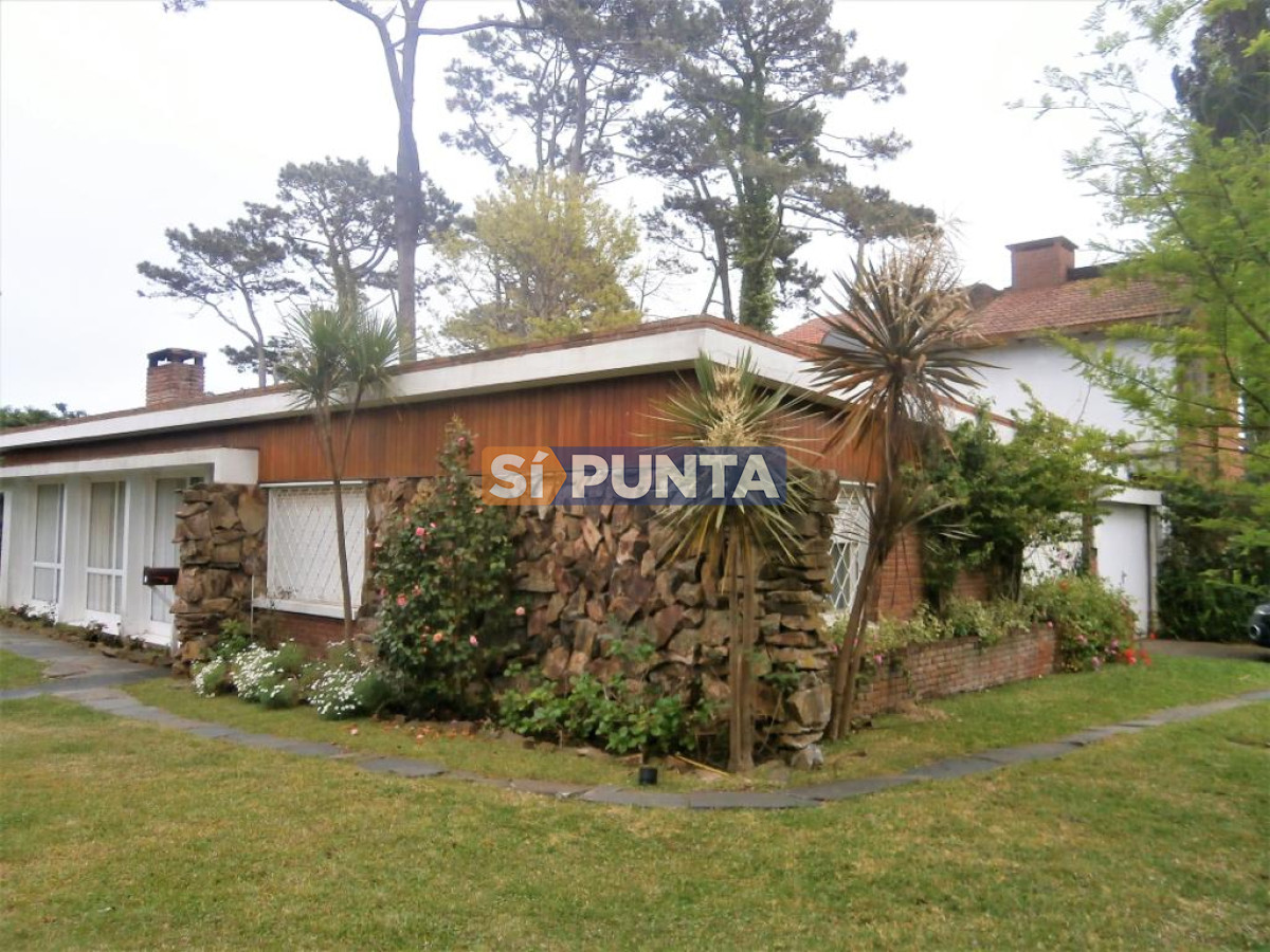 casa en alquiler 4 dormitorios playa mansa - spt5611c