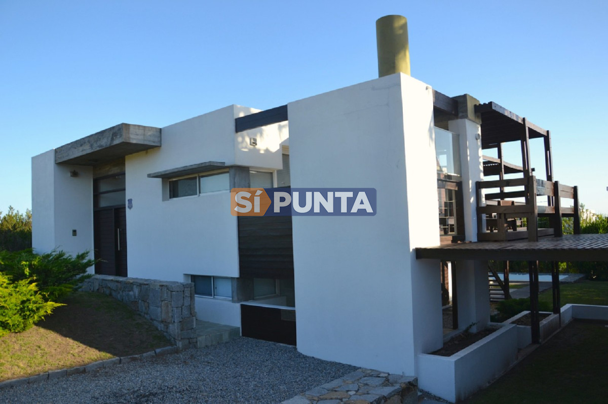 casa en venta - punta piedras - spt92c