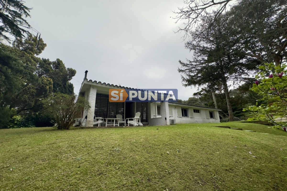 Casa de construcción tradicional con gran parque en venta - Lugano - SPT1259C
