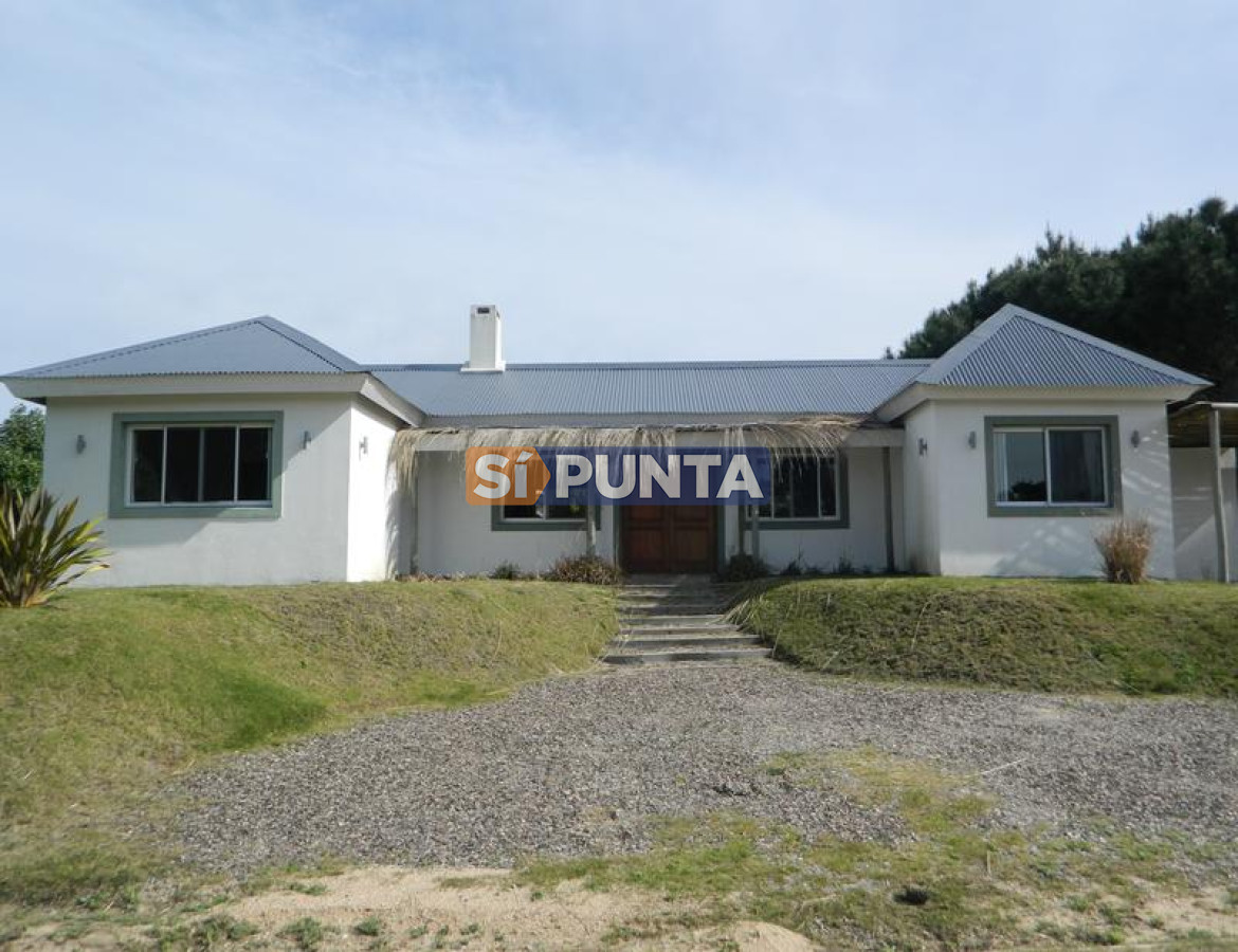 casa a la venta 3 dormitorios en barrio privado josé ignacio - spt22c