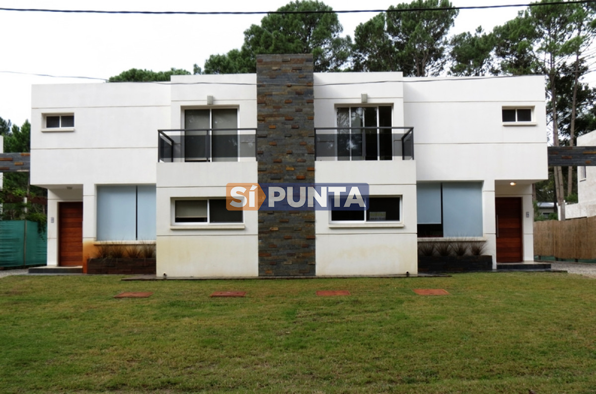 casa de 4 dormitorios en venta - solanas - spt663c