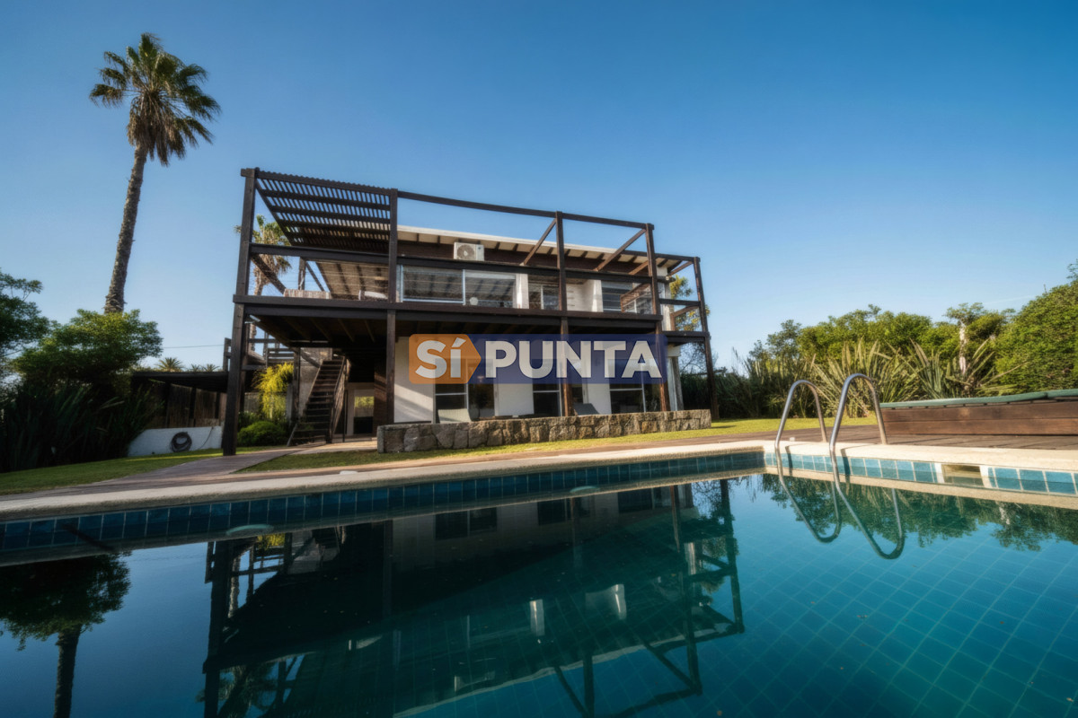 Casa en venta - Punta Piedras - SPT92C