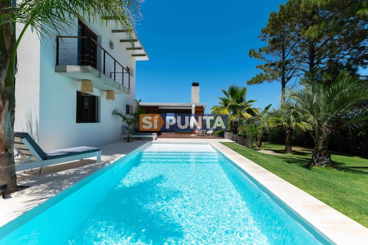Casa de 4 dormitorios alquiler en La Barra  - SPT5623C