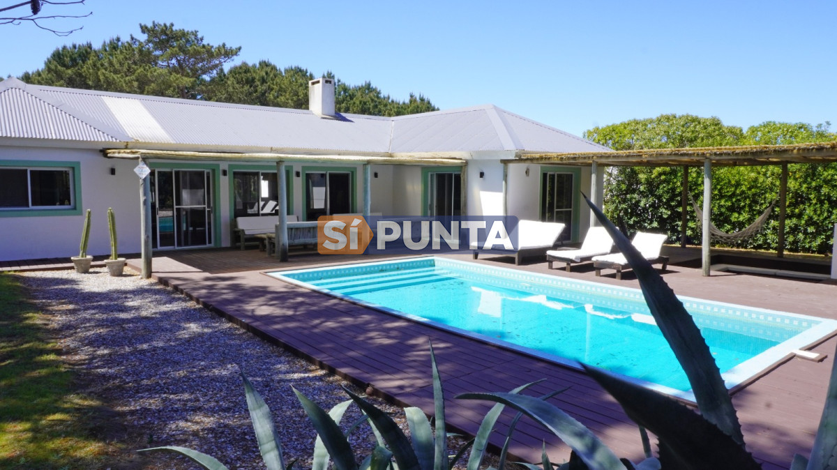 Casa a la venta 3 dormitorios en Barrio Privado José Ignacio - SPT22C