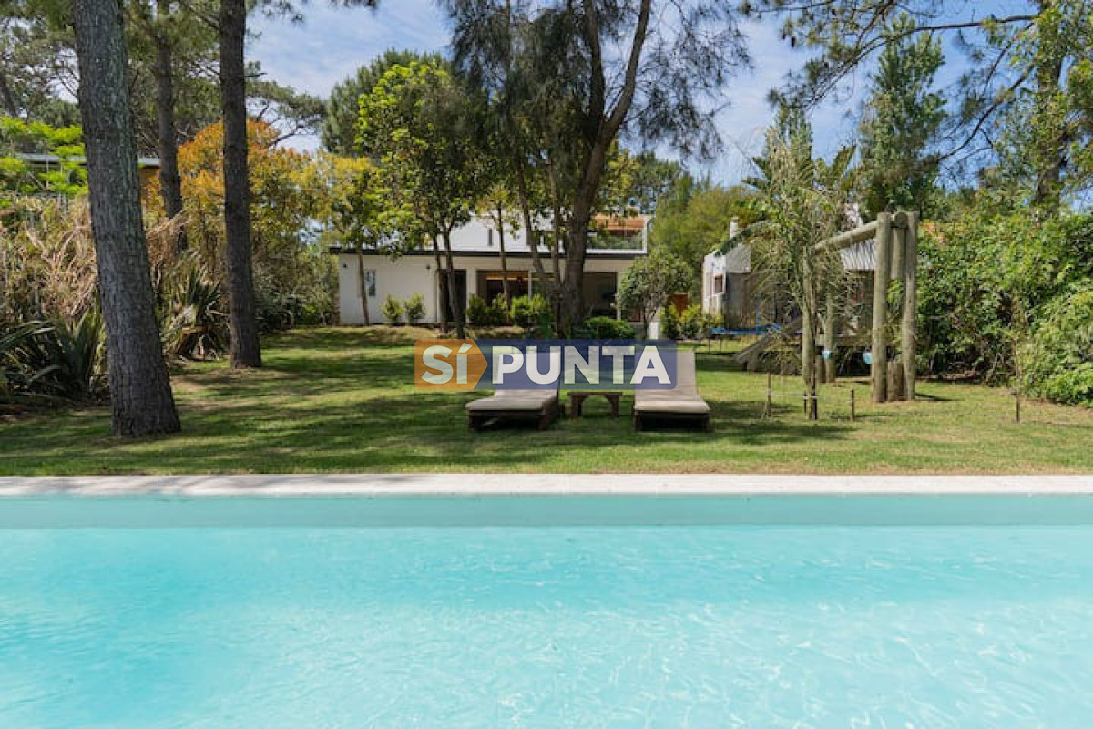 Casa de 4 dormitorios alquiler en La Barra  - SPT13593C