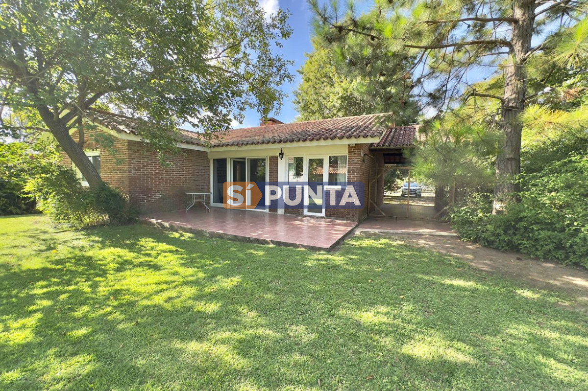 Casa de 3 dormitorios en alquiler invernal Camino La Laguna  - SPT14027C