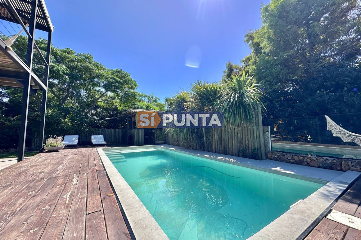 Casa 3 dormitorios con piscina climatizada en alquiler - SPT10544C