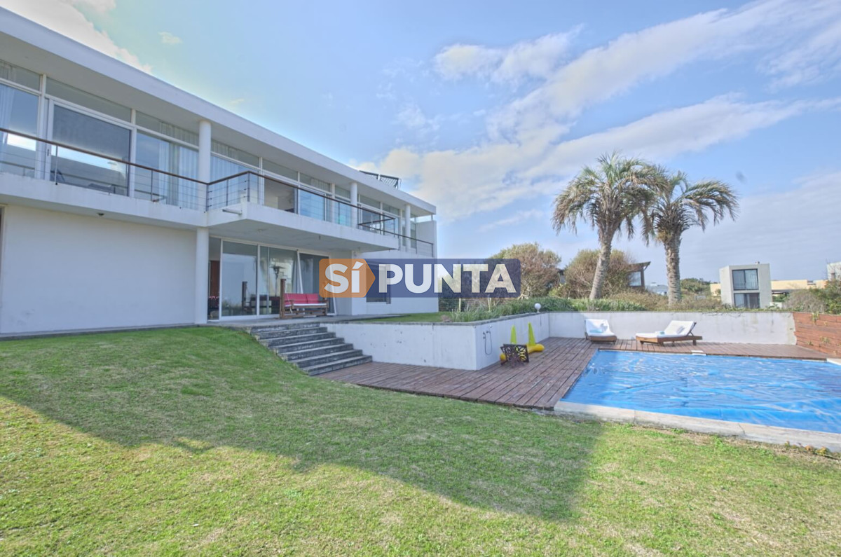 Casa de 3 dormitorios en venta - Punta Piedras - SPT3312C