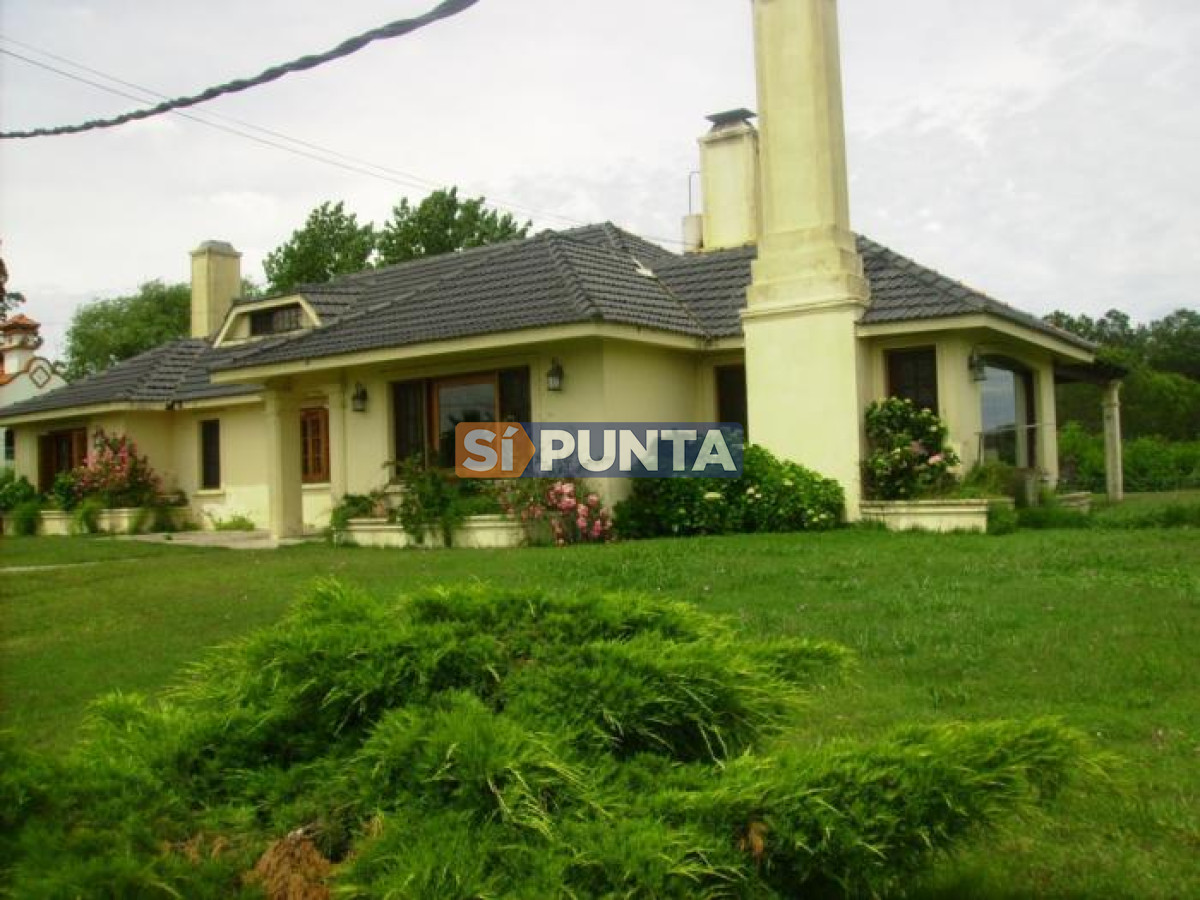 Casa en venta - Pinares - SPT737C