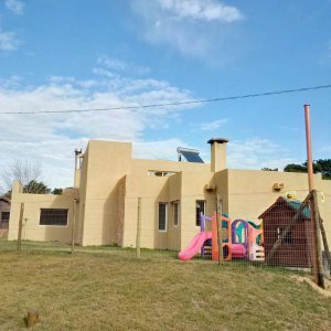 Casa 3 dormitorios en alquiler Playa Mansa