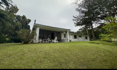 Casa de construcción tradicional con gran parque en venta - Lugano