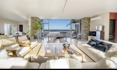 Casa Premium en primera línea en venta - Montoya