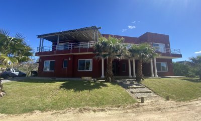 Casa de 5 dormitorios en venta Altos de Punta Piedra