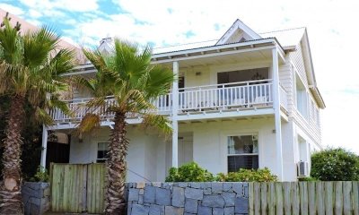 Casa en venta, Punta Piedras, con piscina