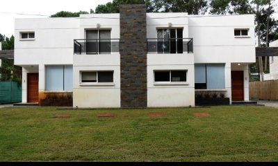 Casa de 4 dormitorios en venta - Solanas