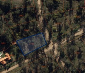 Terreno esquinero en Venta, 1376 mts 2, zona Marly