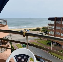 Apartamento 1 dormitorio en Playa Mansa con vista al mar