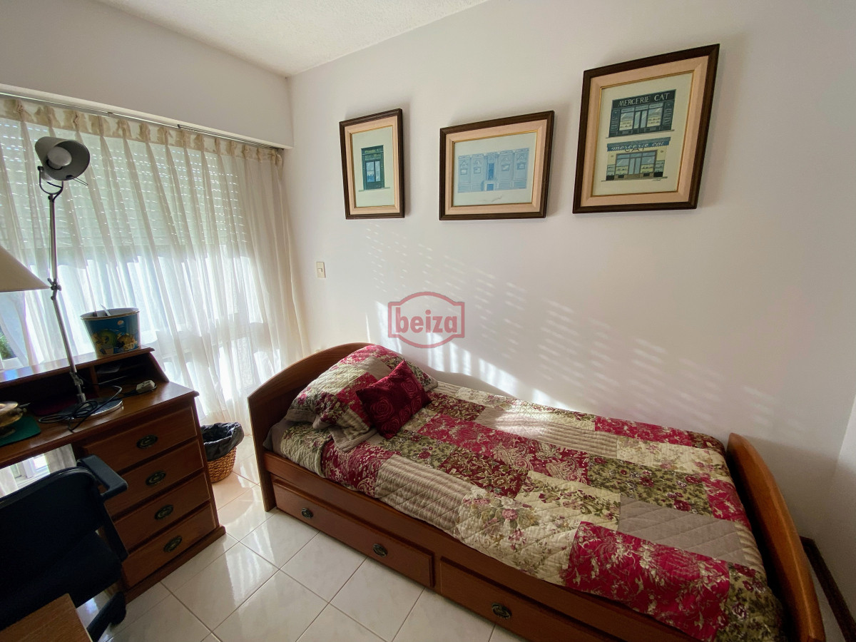 Apartamento ID.166844/Excelente-apartamento-en-torre-de-primera-categoría - Brava , edificio bajo , frente al mar . 