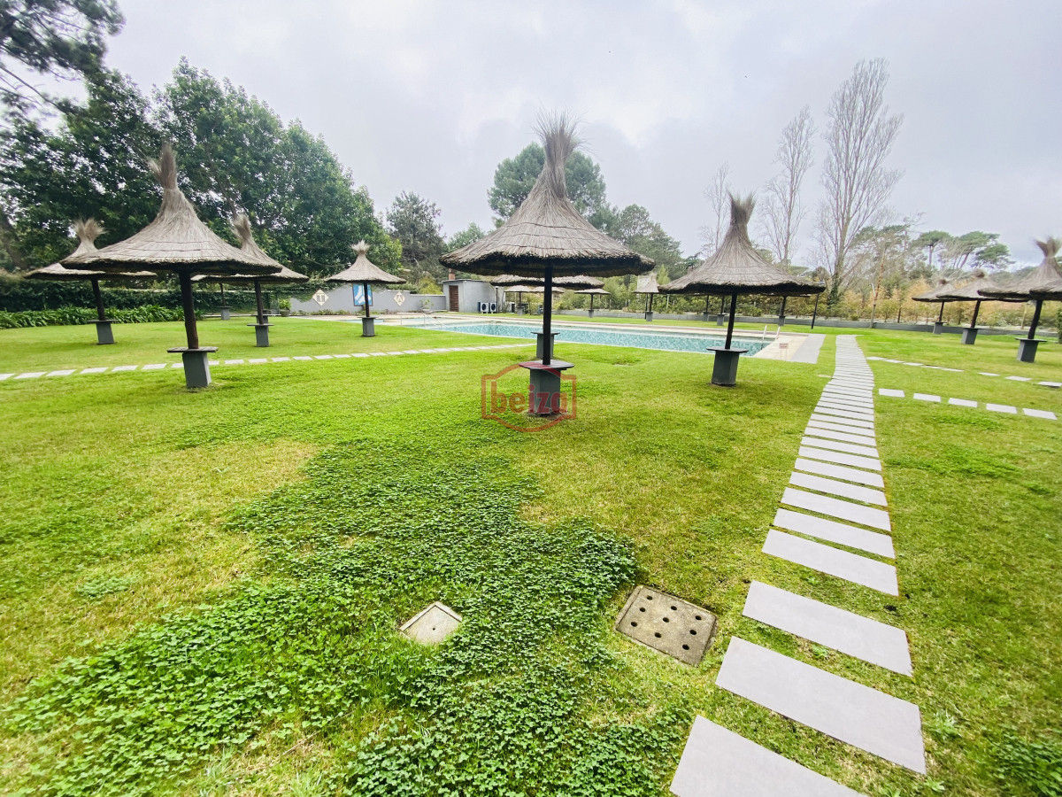 Apartamento ID.166982/Departamento-con-gran-comodidad-en-venta. - Punta del Este , próximo a centros comerciales y sanatorios 