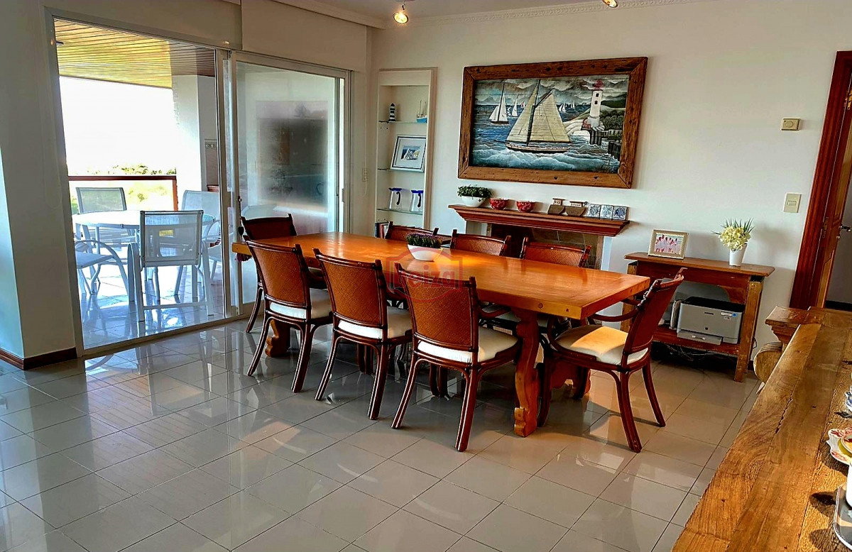 Apartamento ID.166843/Espectacular-Penthouse - Playa Brava , frente al mar , magnífico entorno de bosque y mar 