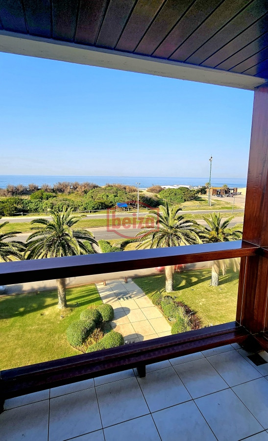 Apartamento ID.166843/Espectacular-Penthouse - Playa Brava , frente al mar , magnífico entorno de bosque y mar 