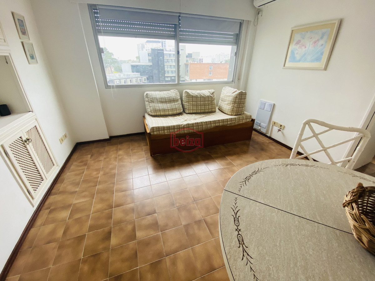 Apartamento ID.166982/Departamento-con-gran-comodidad-en-venta. - Punta del Este , próximo a centros comerciales y sanatorios 