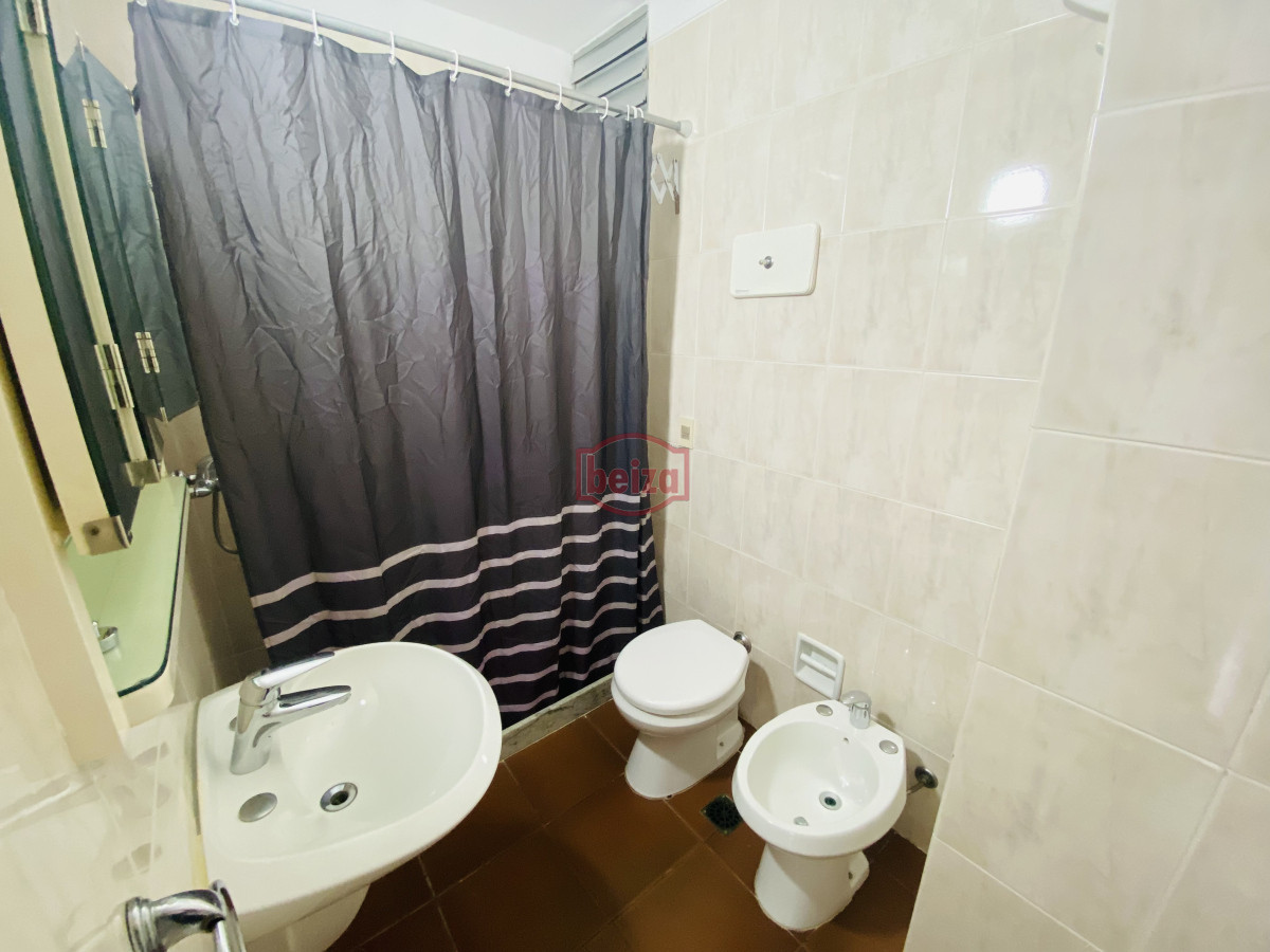 Apartamento ID.166982/Departamento-con-gran-comodidad-en-venta. - Punta del Este , próximo a centros comerciales y sanatorios 