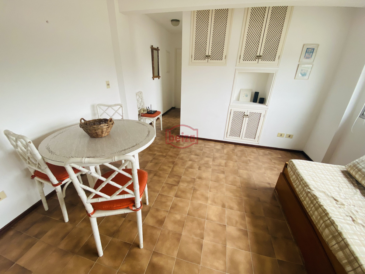 Apartamento ID.166982/Departamento-con-gran-comodidad-en-venta. - Punta del Este , próximo a centros comerciales y sanatorios 