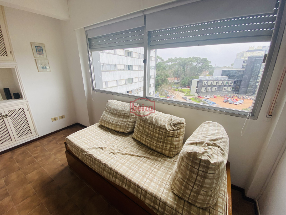 Apartamento ID.166982/Departamento-con-gran-comodidad-en-venta. - Punta del Este , próximo a centros comerciales y sanatorios 