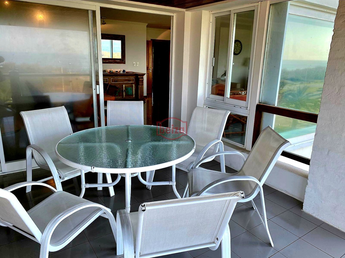 Apartamento ID.166843/Espectacular-Penthouse - Playa Brava , frente al mar , magnífico entorno de bosque y mar 