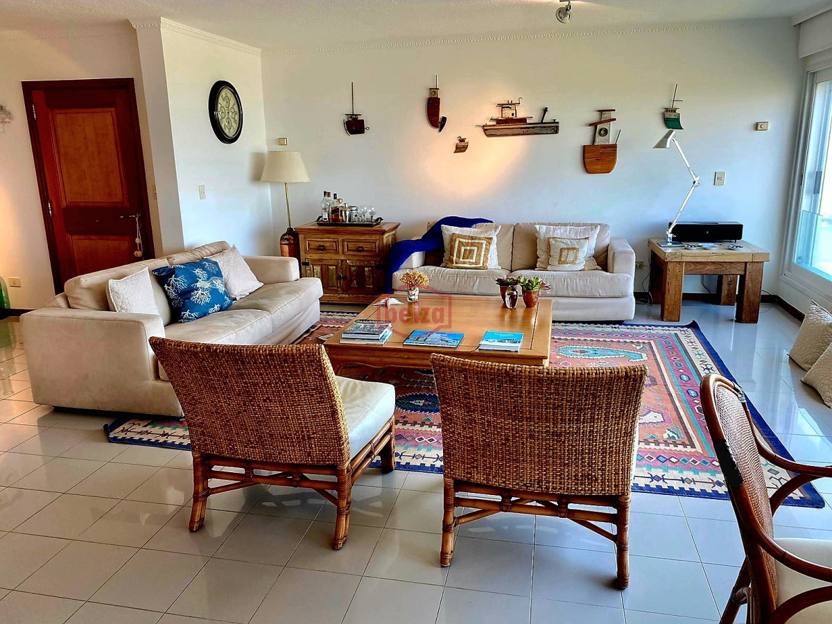 Apartamento ID.166843/Espectacular-Penthouse - Playa Brava , frente al mar , magnífico entorno de bosque y mar 