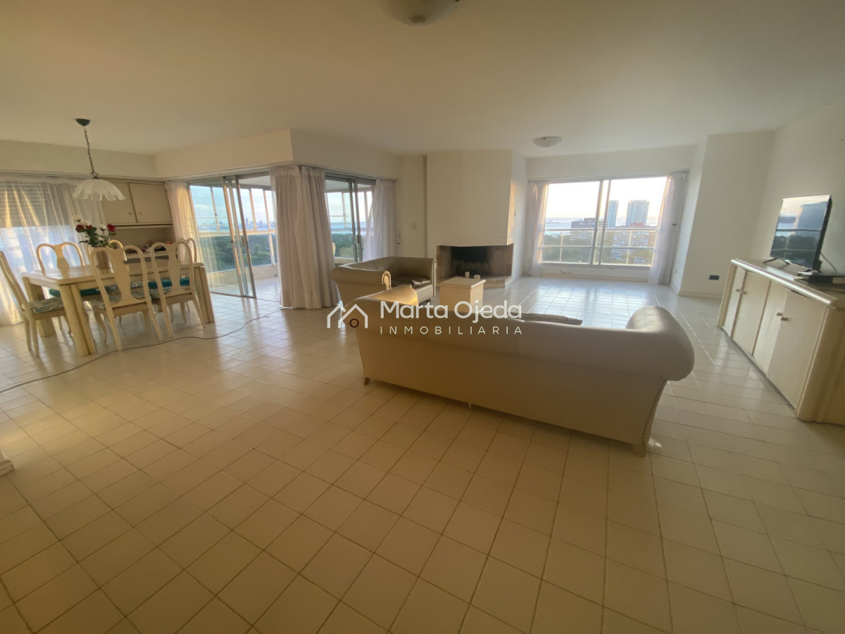 Apartamento ID.41358 - Roosevelt , piso alto con magnífica vista 