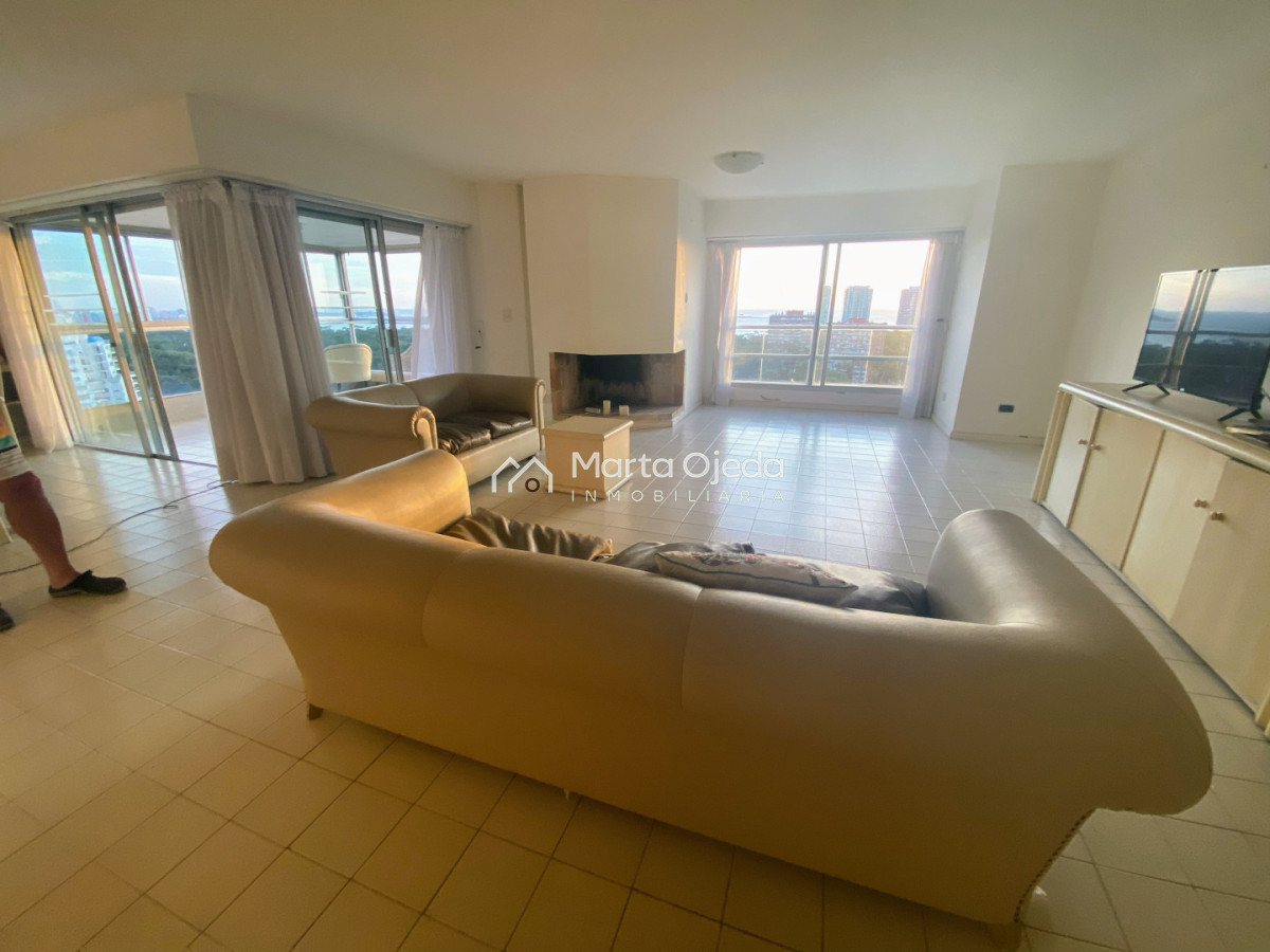 Apartamento ID.41358 - Roosevelt , piso alto con magnífica vista 