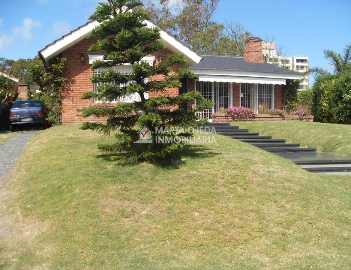 Casa ID.37452 - Amplia casa próxima al mar 