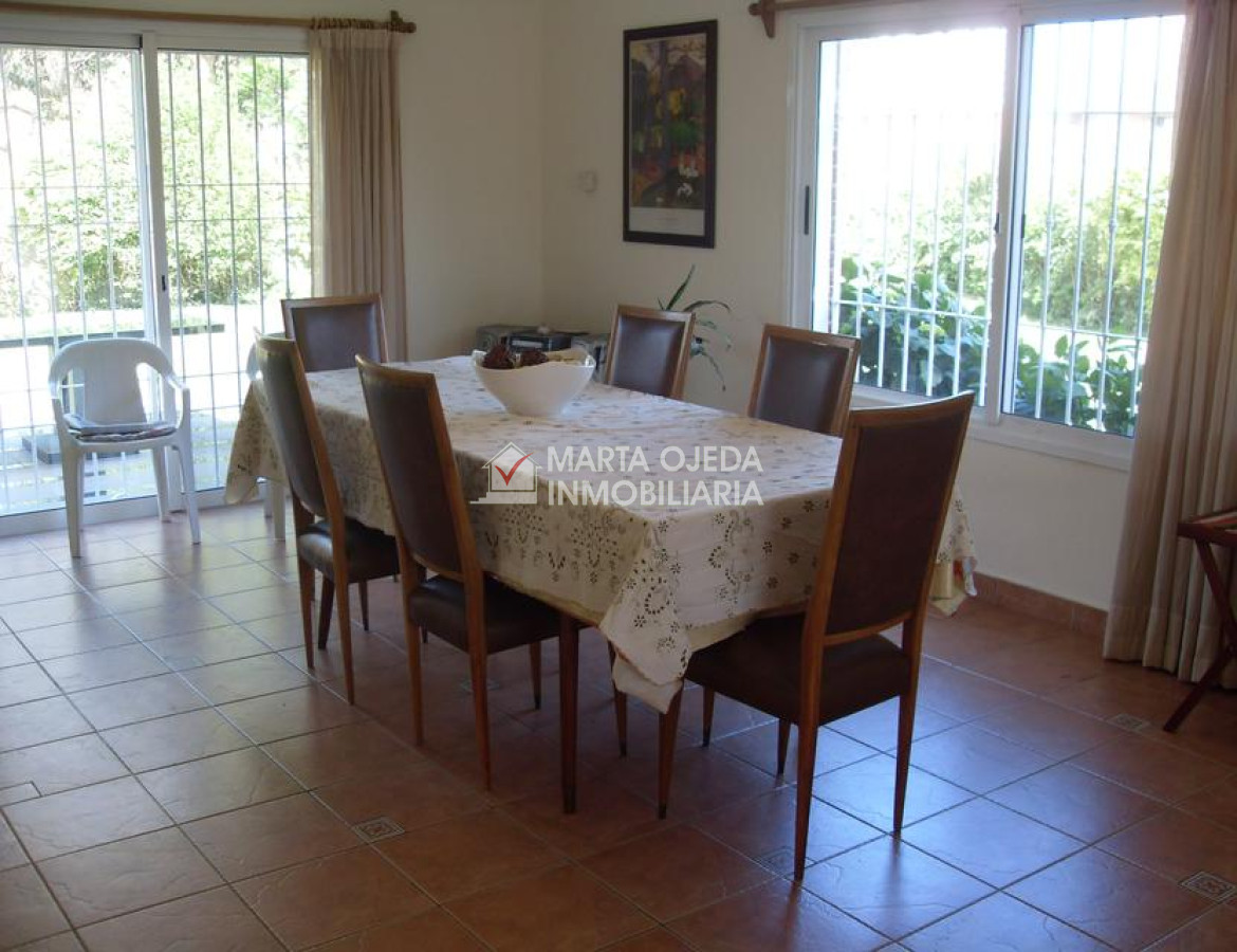 Casa ID.37452 - Amplia casa próxima al mar 