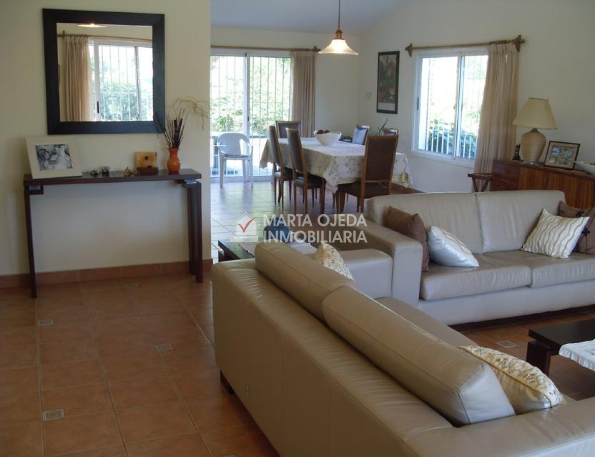 Casa ID.37452 - Amplia casa próxima al mar 