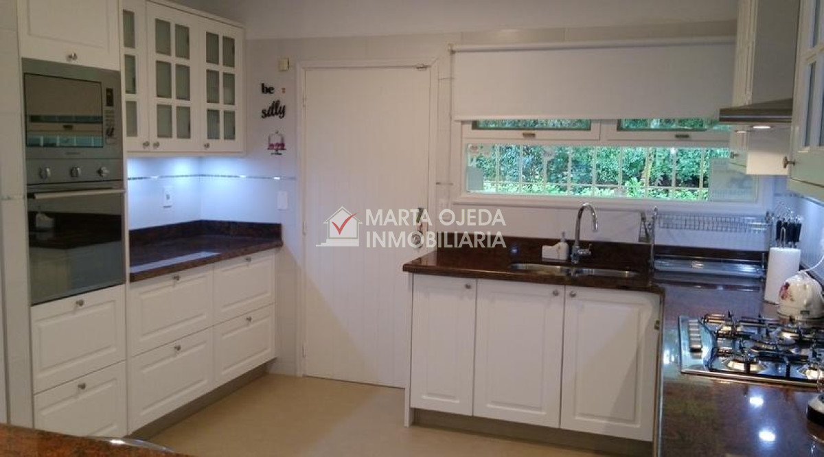 Casa ID.38459 - Magnífica casa en el corazón de playa mansa 