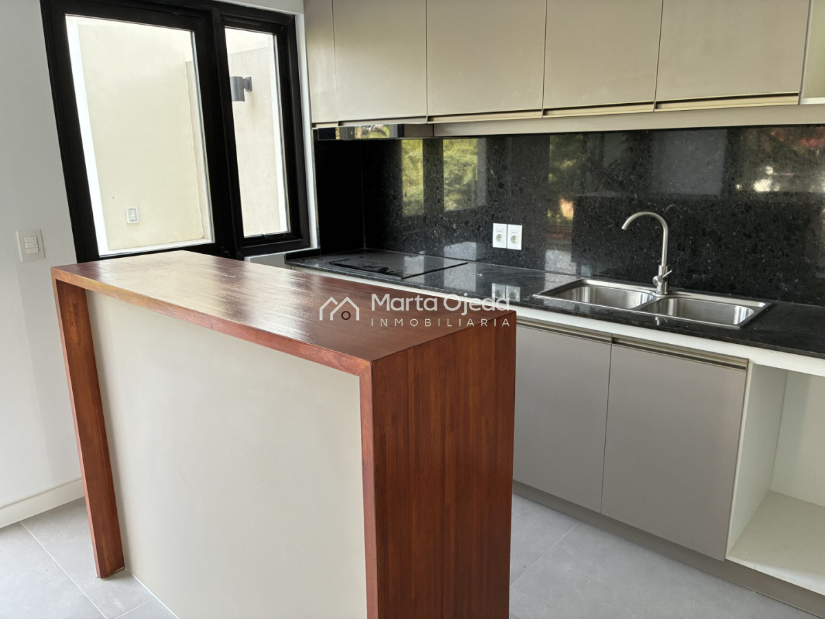 Casa ID.41517 - ¡MUDATE YA! Casa a estrenar de buena construcción y finas terminaciones 