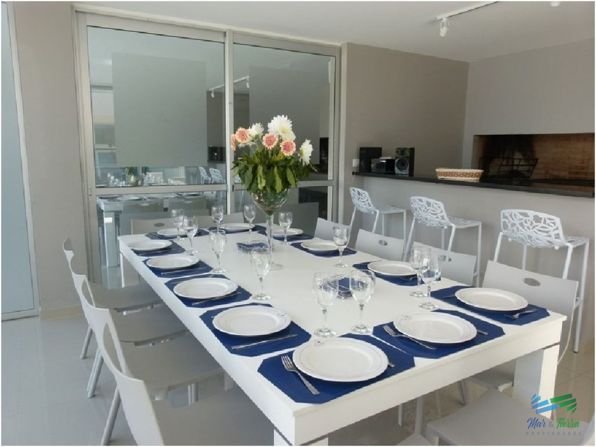 Apartamento ID.3718 - Alquilo apartamento 2 dormitorios, Torre Wind, Punta del Este 