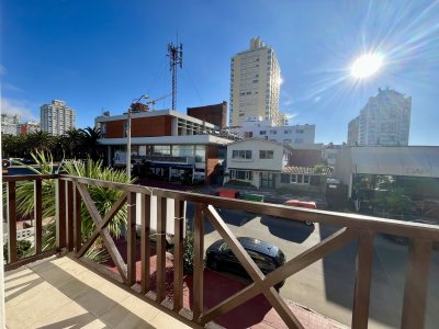 Venta apartamento 2 dormitorios. Penisula, Punta del Este 