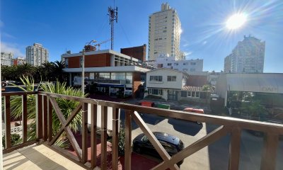 Venta apartamento 2 dormitorios. Penisula, Punta del Este