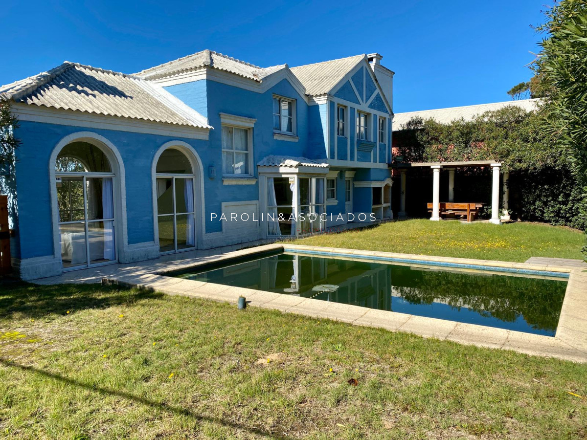 Casa en venta en Manantiales, 4 dormitorios, Punta del Este.